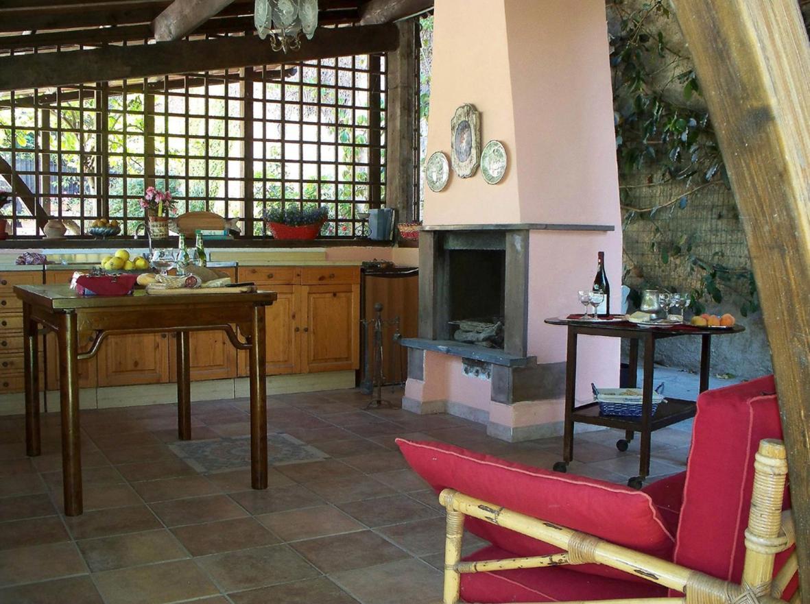 La Tana Del Tasso Ventimiglia B&B 외부 사진