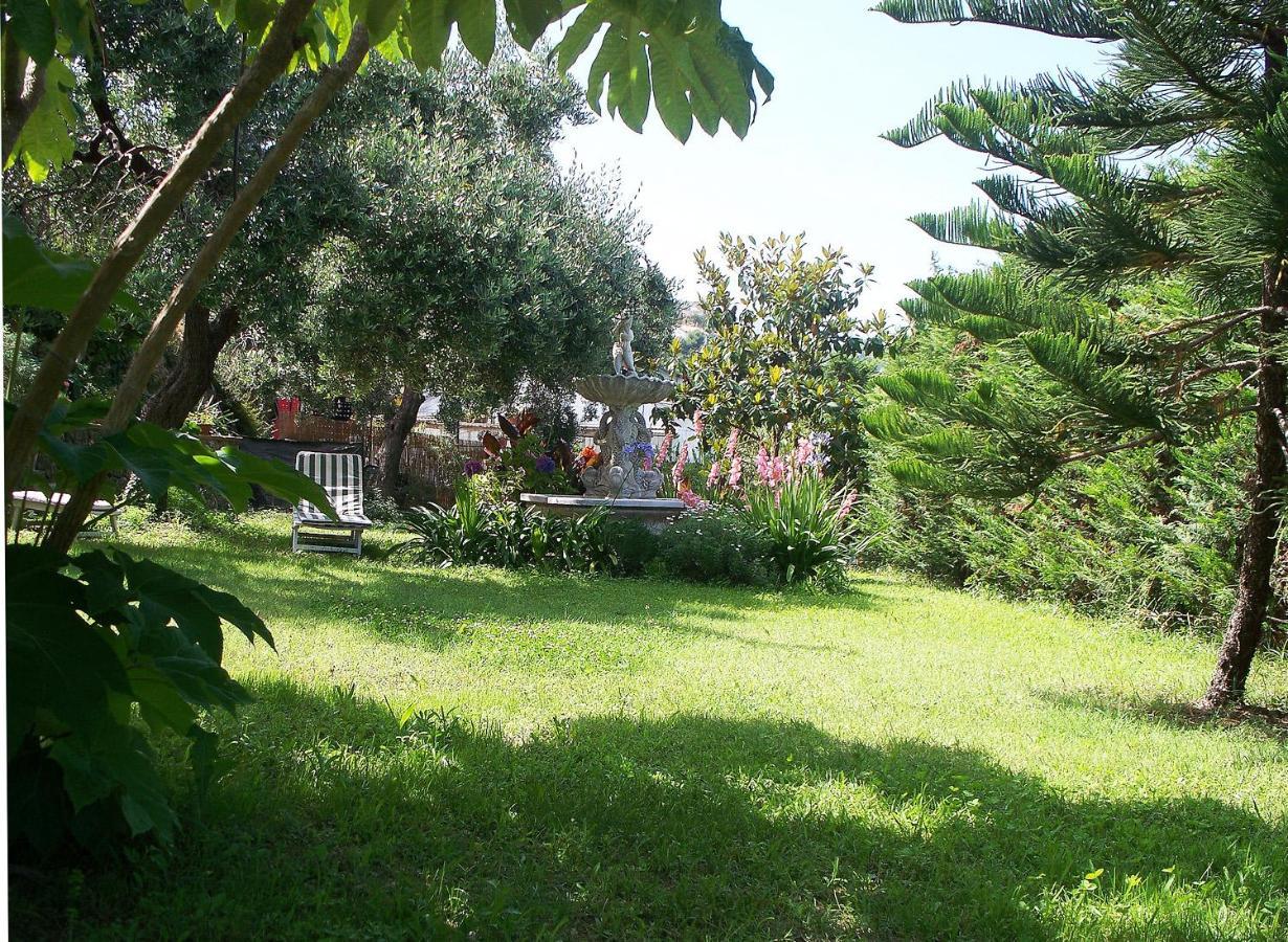 La Tana Del Tasso Ventimiglia B&B 외부 사진