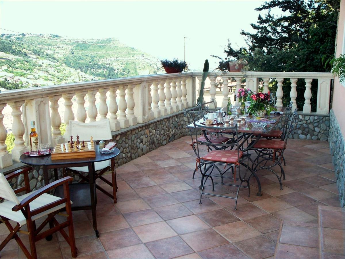La Tana Del Tasso Ventimiglia B&B 외부 사진